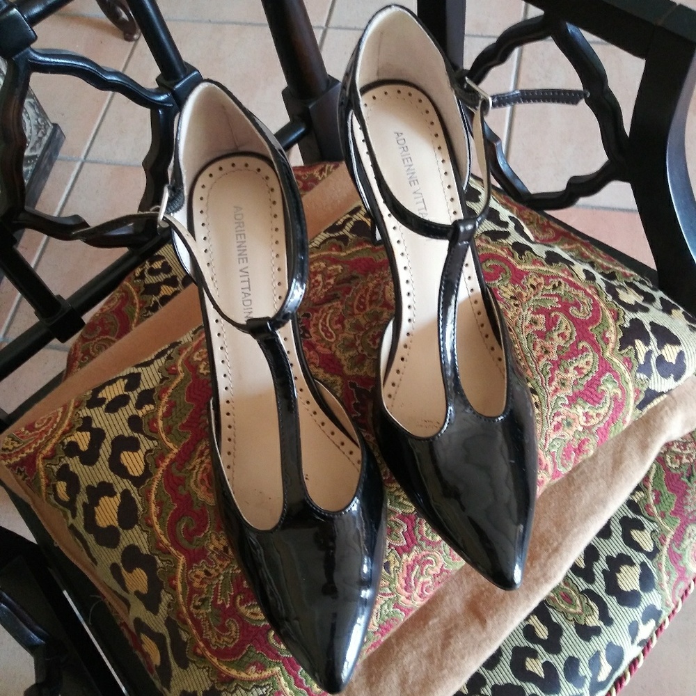 SHOES - Picture 2 of 2